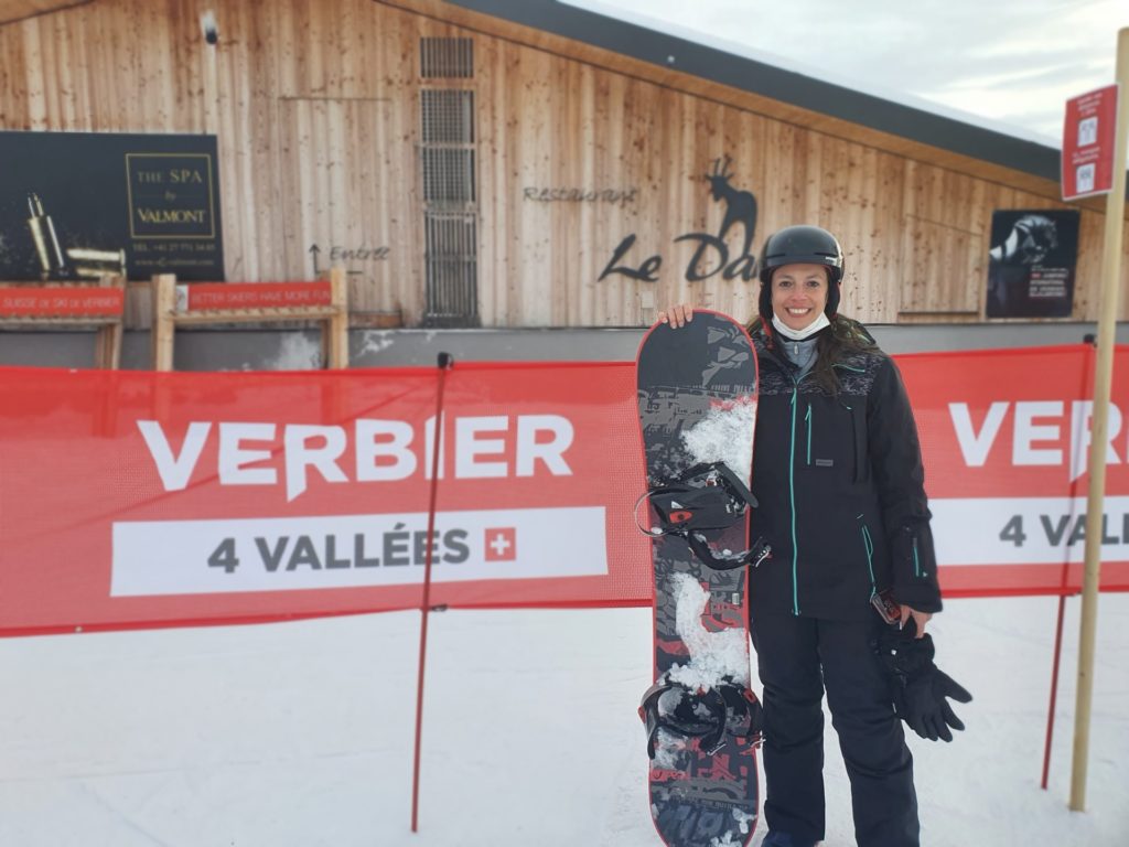 AISTS participant Christy Dukehart volunteering at the Verbier 4 vallees ski event in 2021.