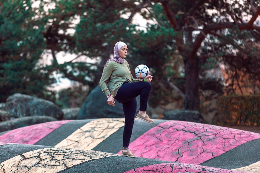 Yasmeen Shabsough, women's football player from Jordan, juggling the ball